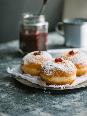 An old-fashioned recipe for soft jelly doughnuts| rosechocolatier.com