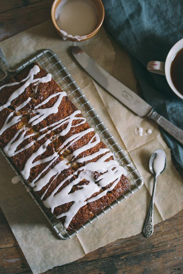 Cinnamon swirl cake that tastes just like cinnamon rolls! | rosechocolatier.com