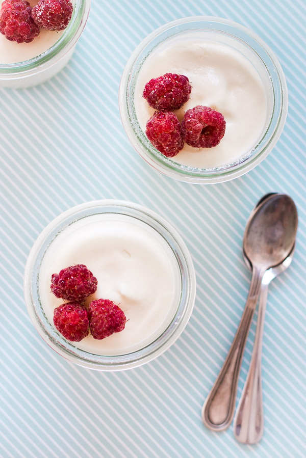 Creamy and light white chocolate mousse made easy with only 2 ingredients! | rosechocolatier.com