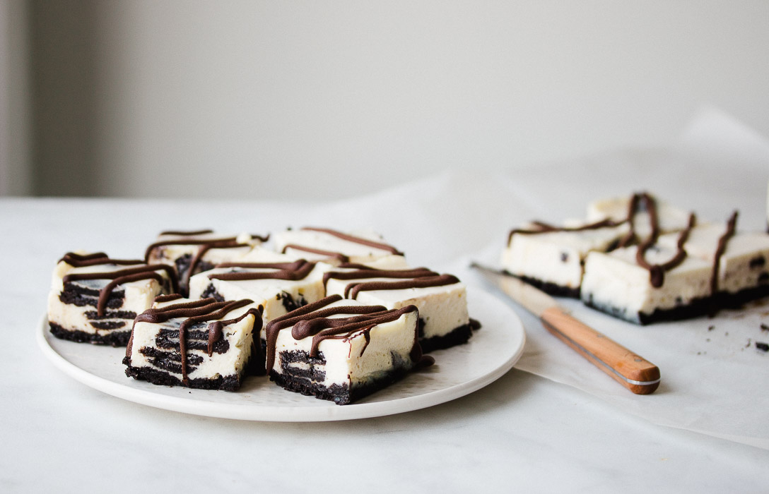 Oreo Cheesecake Bars