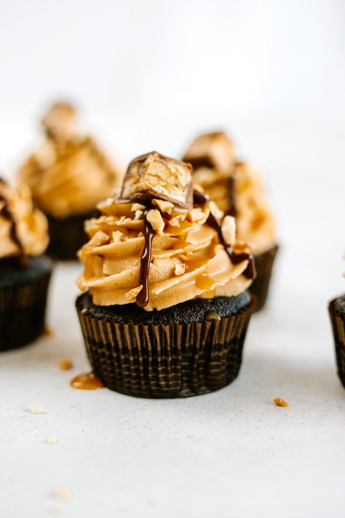 Snickers Cupcakes