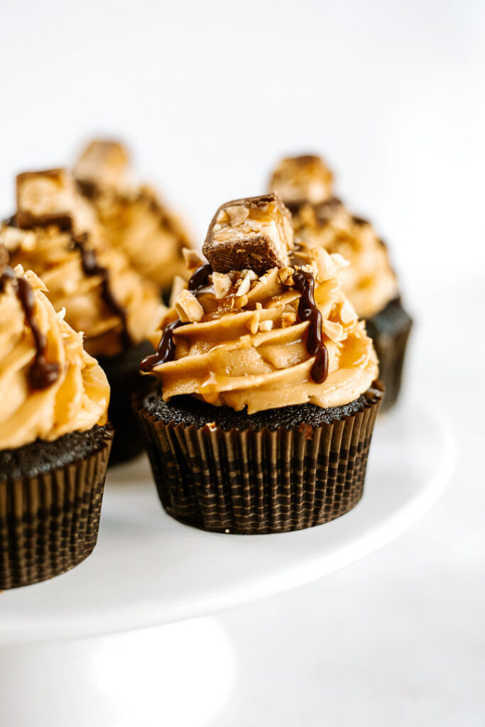 Snickers Cupcakes