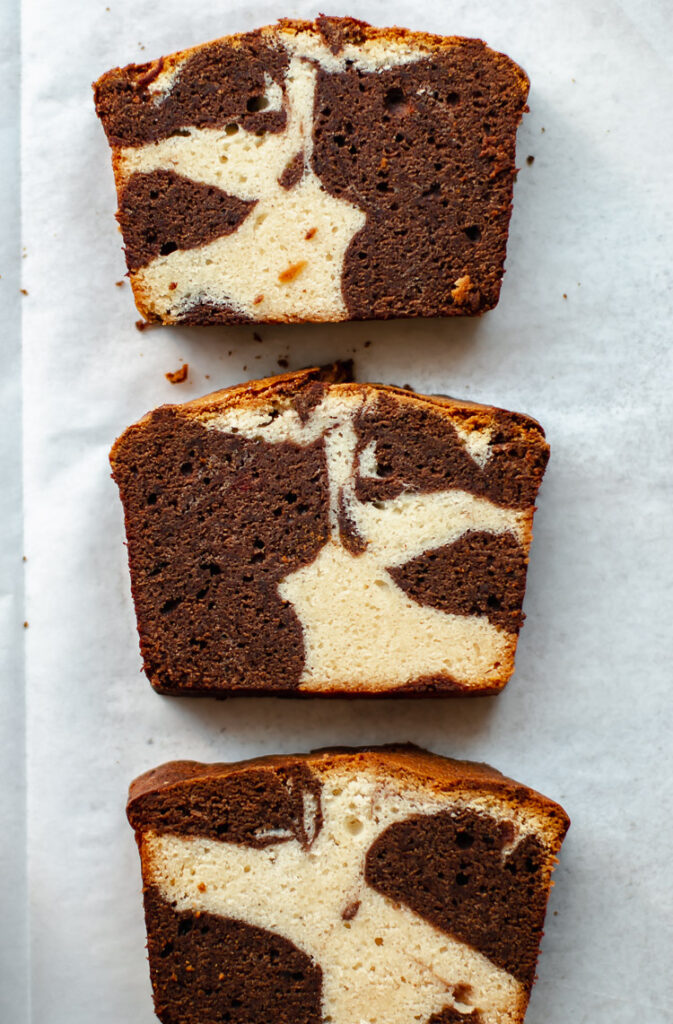 white and dark chocolate marble cake