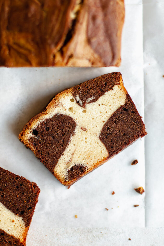 white and dark chocolate marble cake