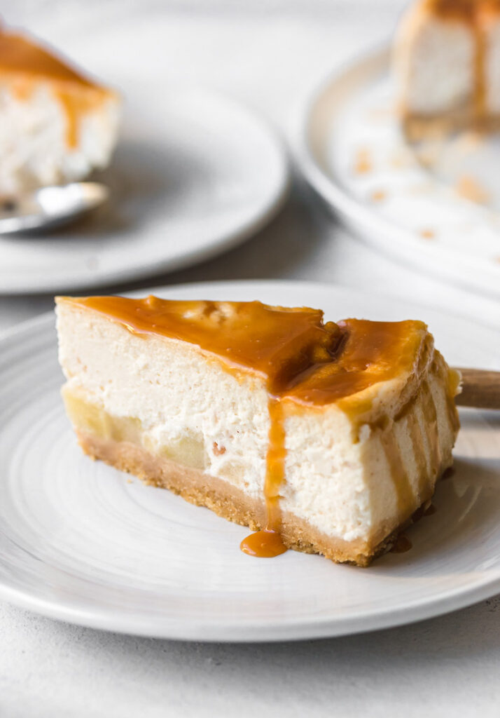 caramel apple cheesecake slice