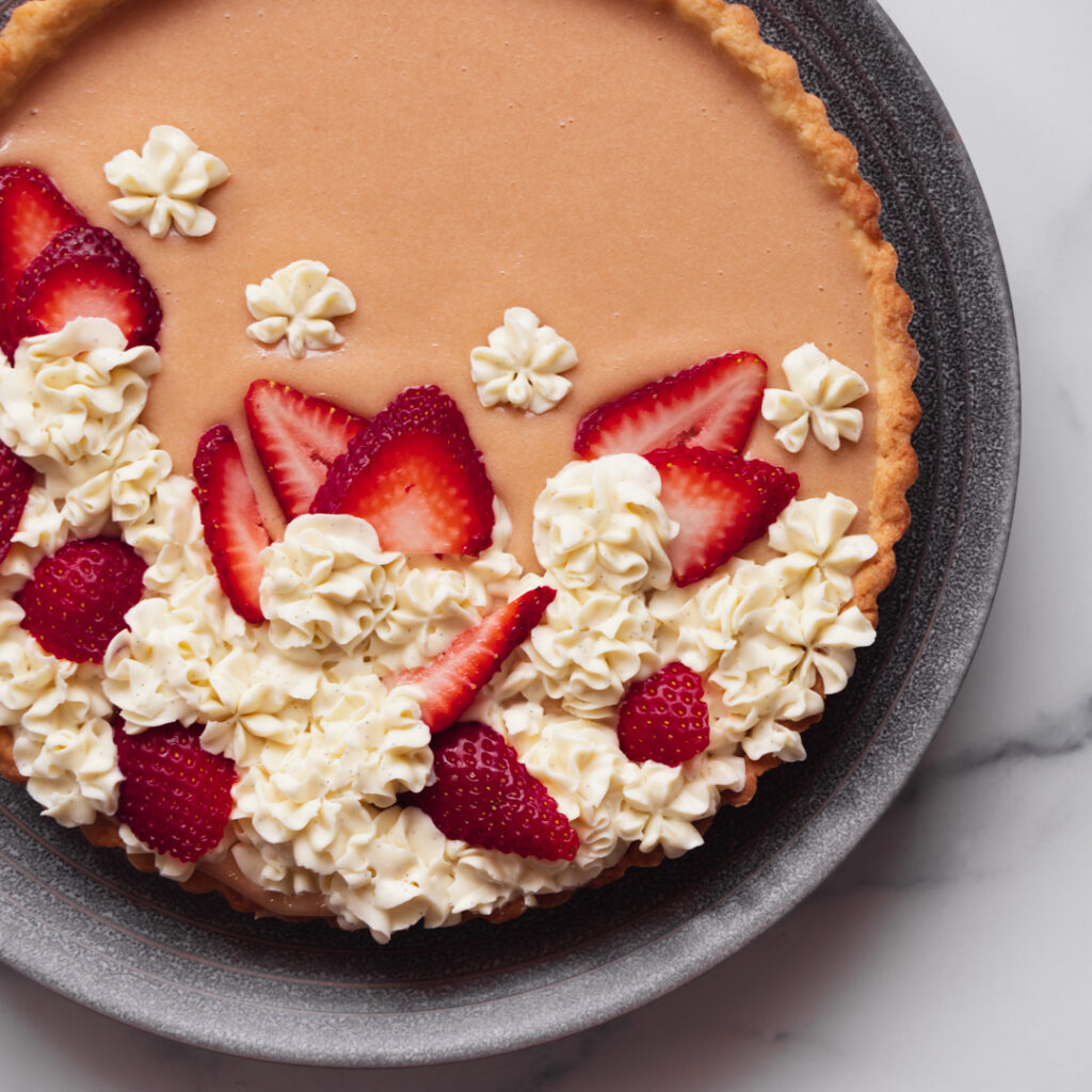 strawberry rhubarb tart with mascarpone frosting