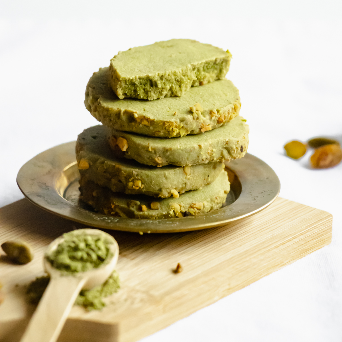 matcha cookies with pistachio crust