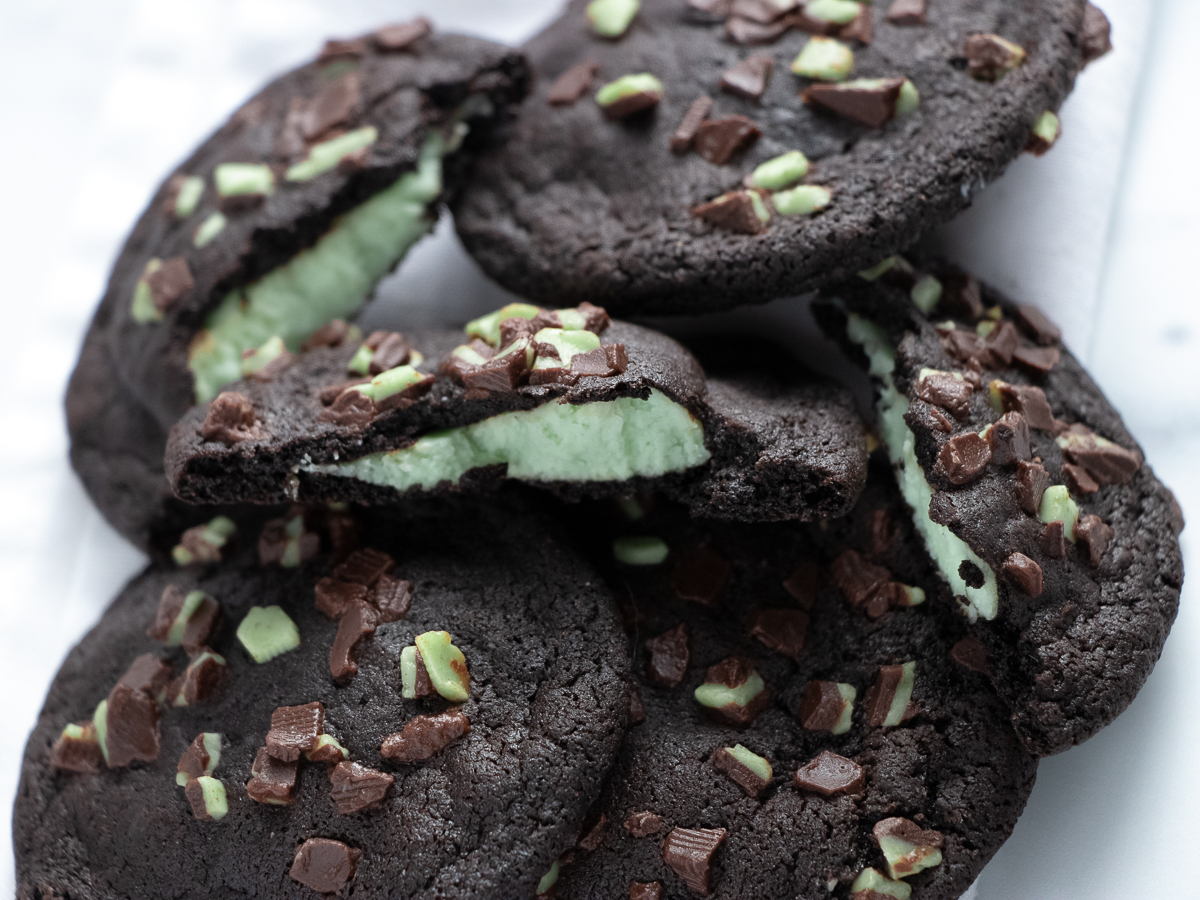 mint chocolate cheesecake cookies