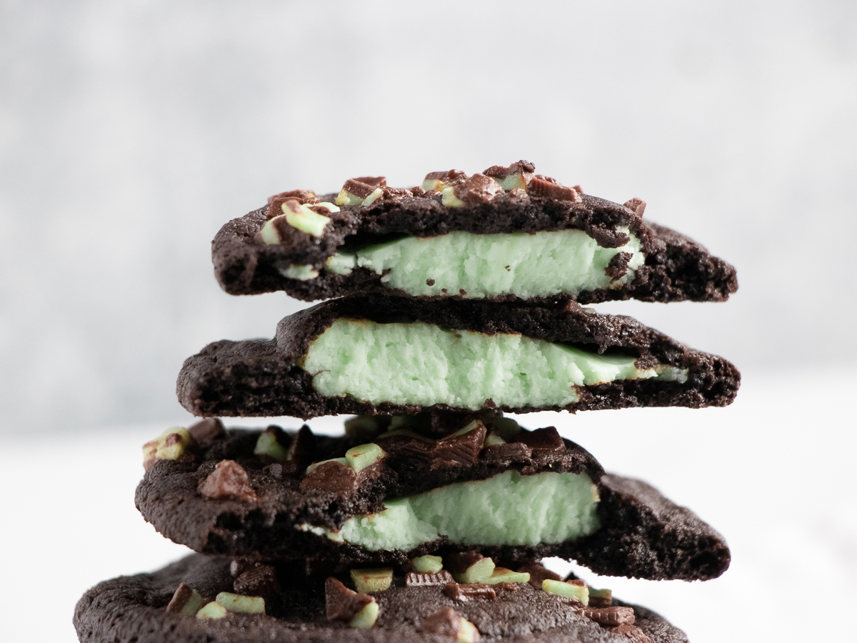 mint chocolate cheesecake cookies