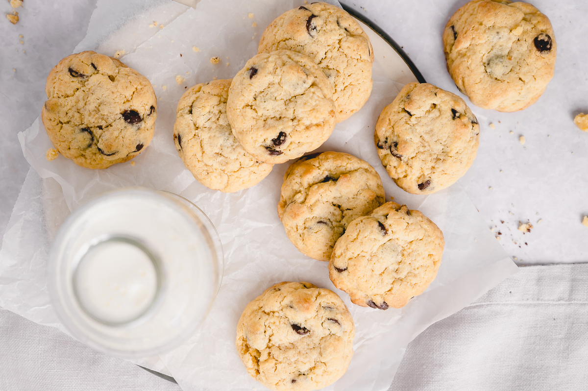 Soft and fluffy vanilla pudding chocolate chip cookies.